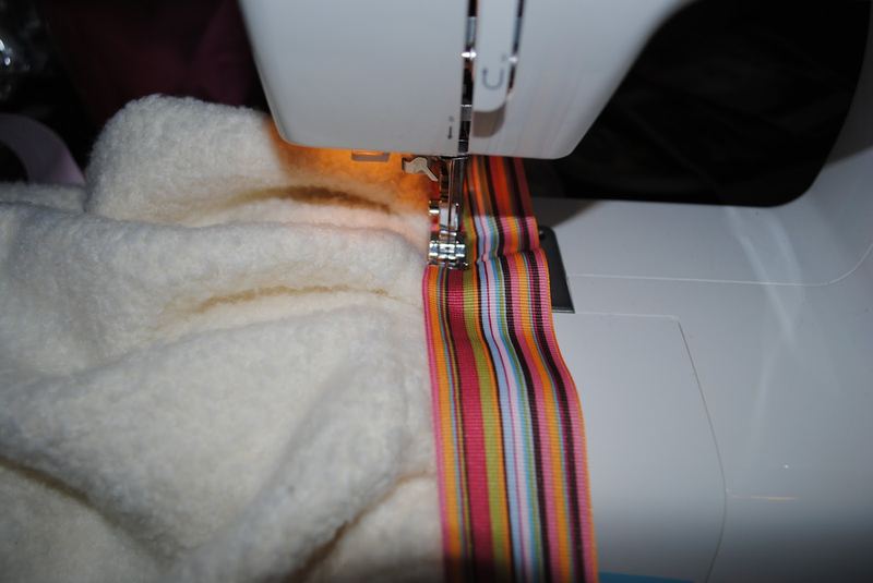 Chubby Fashionista Christmas Cape – photo 11