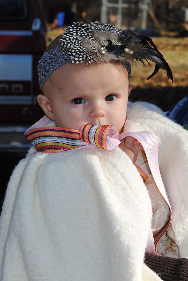 Chubby Fashionista Christmas Cape – photo 2