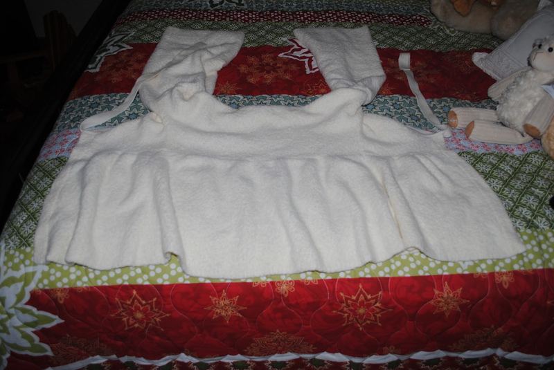 Chubby Fashionista Christmas Cape – photo 4