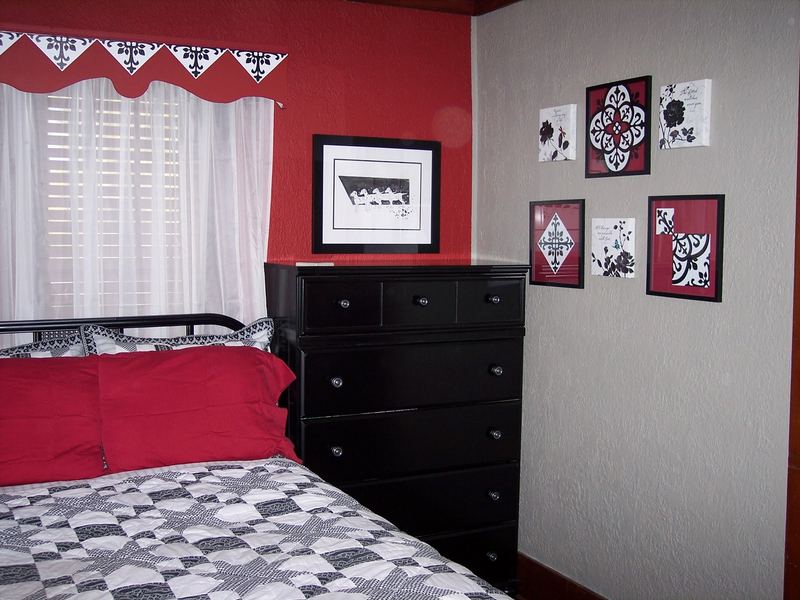 What is Black & White & Red All Over?  Our Guest Bedroom! – photo 2