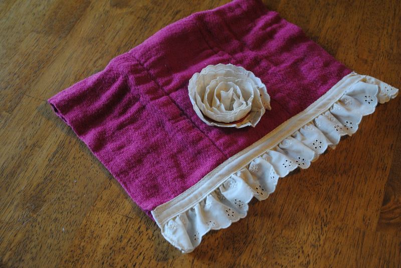 Burps Happen - Eyelet Rose Burp Cloth – photo 10