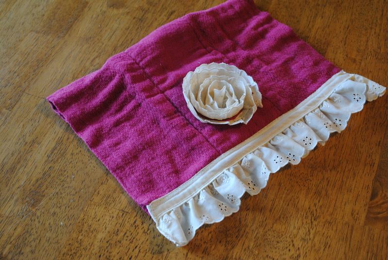 Burps Happen - Eyelet Rose Burp Cloth – photo 2