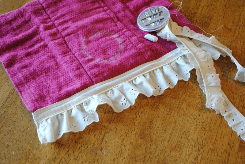 Burps Happen - Eyelet Rose Burp Cloth – photo 9