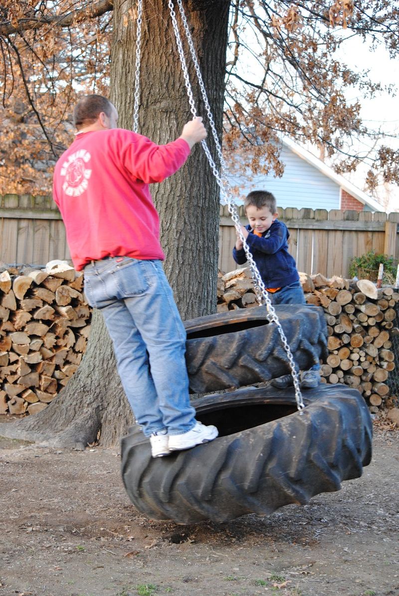 Happy Little Tire Swing β photo 4