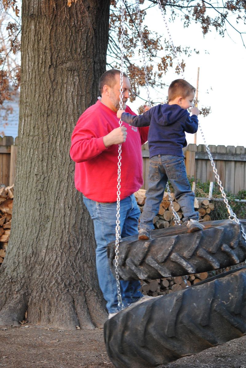 Happy Little Tire Swing β photo 5