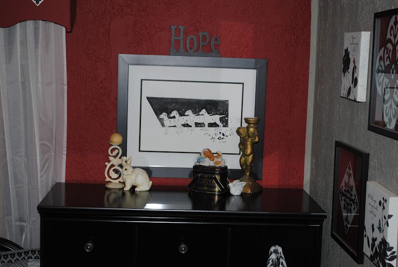 Black, White and Red Bedroom Makeover – photo 12