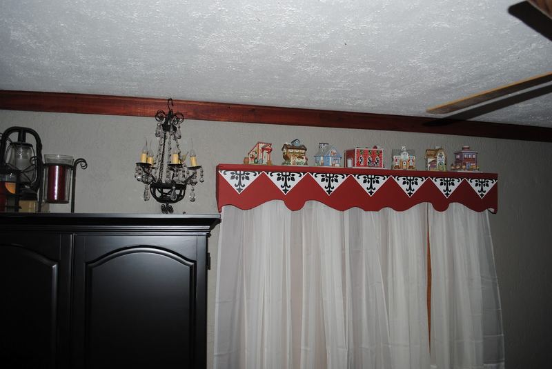 Black, White and Red Bedroom Makeover – photo 7