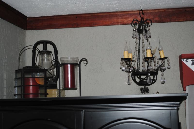 Black, White and Red Bedroom Makeover – photo 8