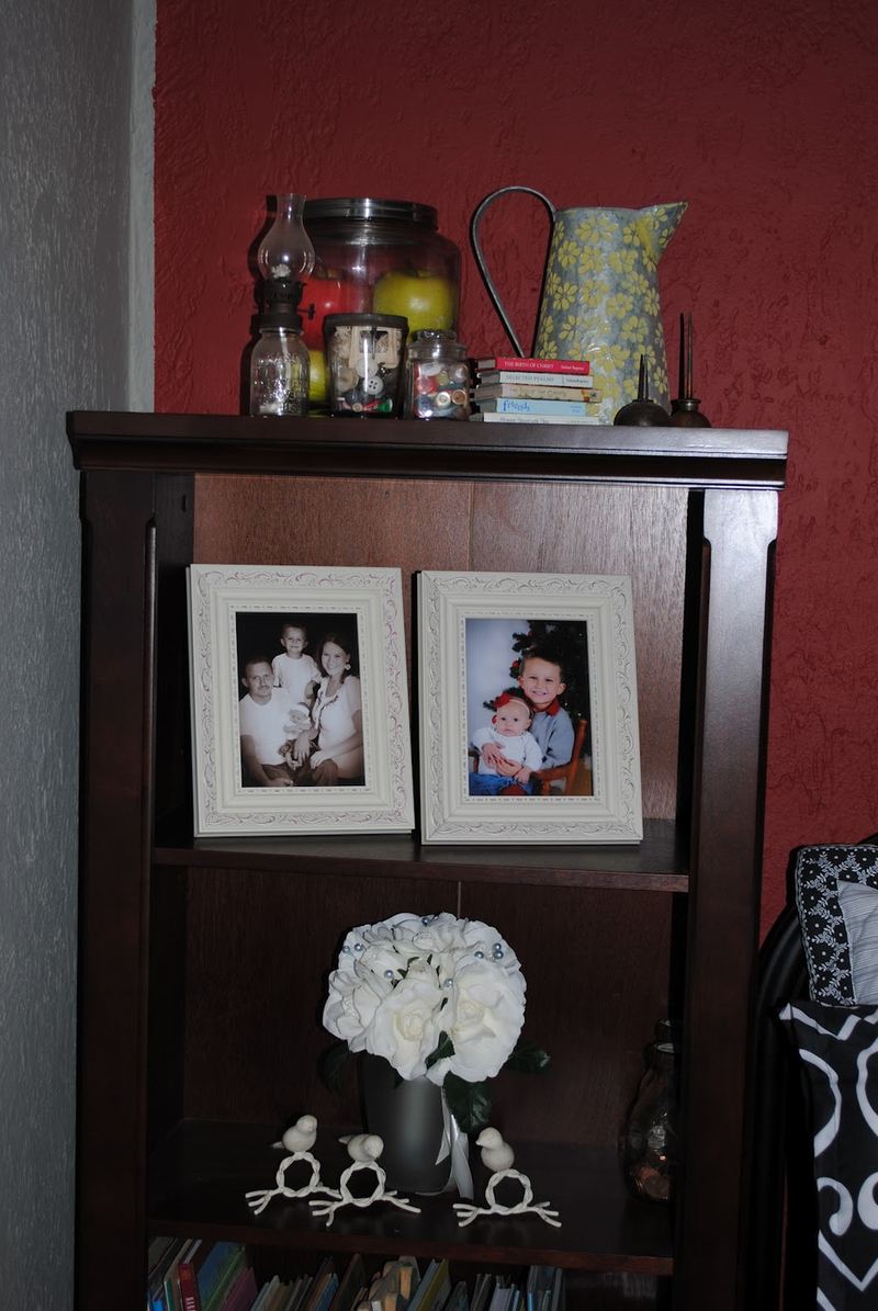 Black, White and Red Bedroom Makeover – photo 9