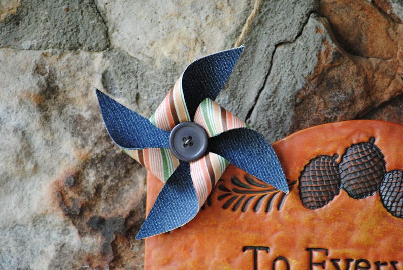 Buttoned Up Plaque β photo 2