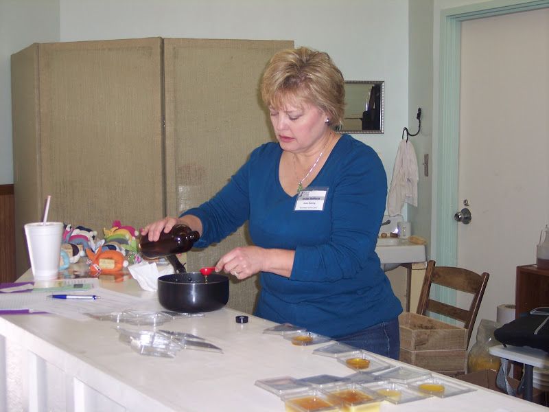 Aunt Linda's Soapmaking Class – photo 10