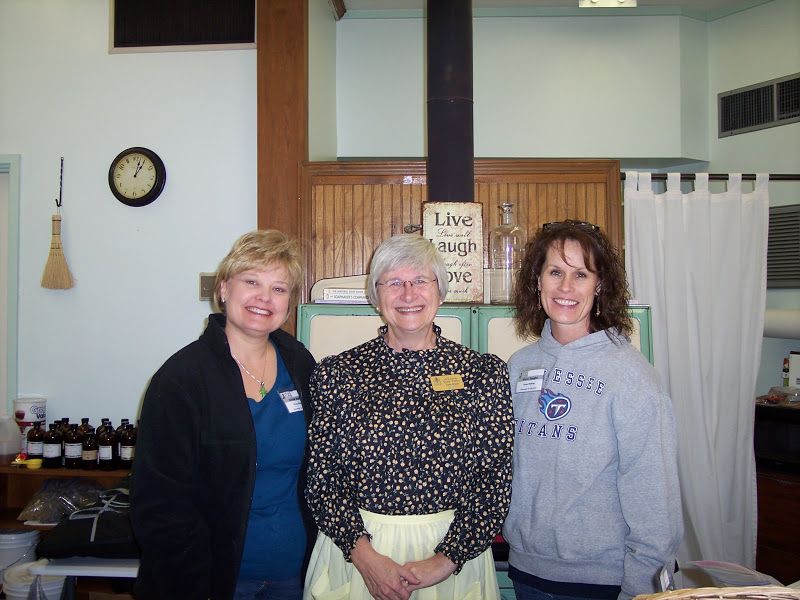 Aunt Linda's Soapmaking Class – photo 4