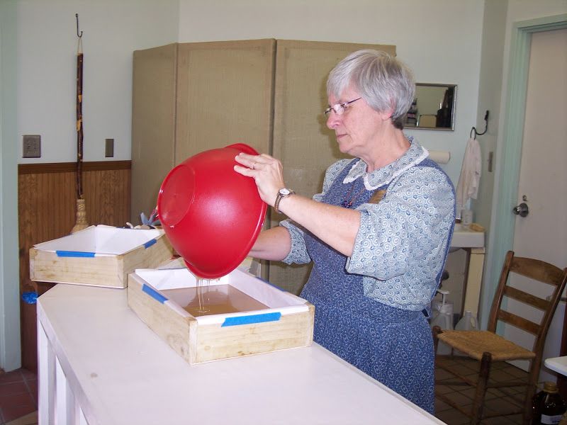 Aunt Linda's Soapmaking Class – photo 6