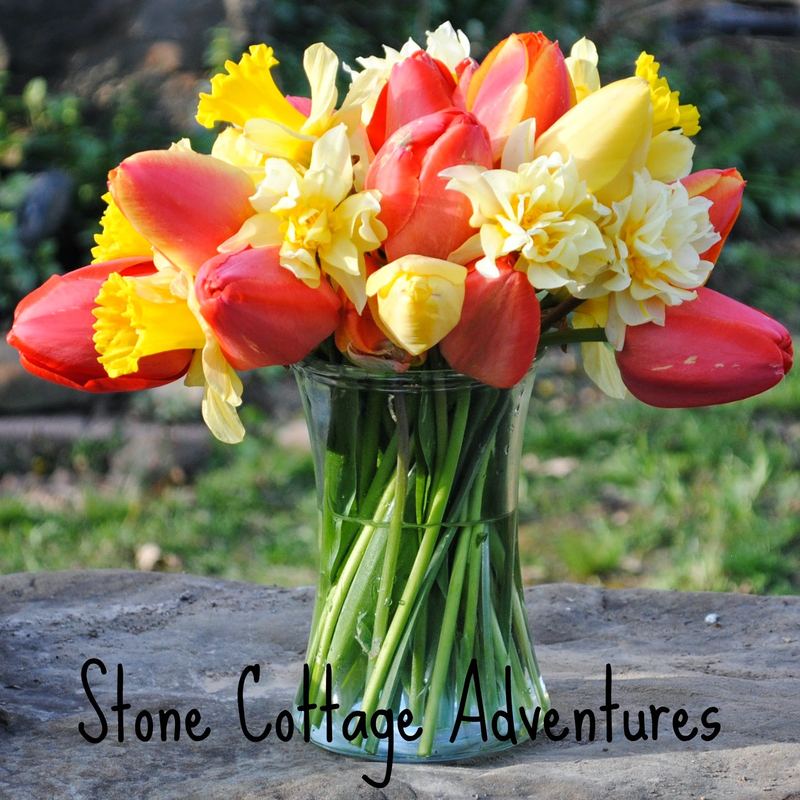 A Bouquet Arranged "By Hand" Tutorial – photo 9