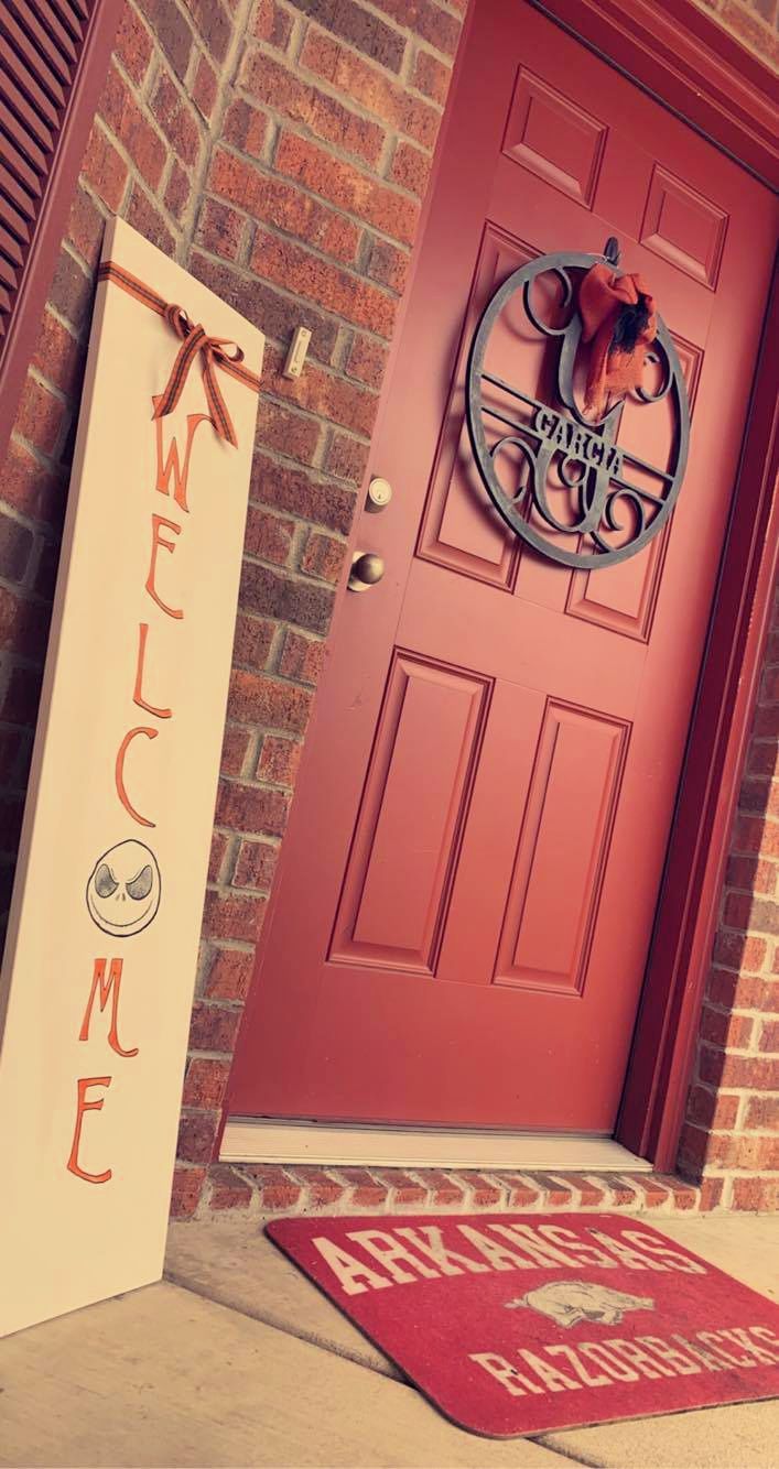 A Nightmare of a Welcome Sign – photo 4